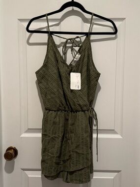 (NWT) Eden in Love Romper - L